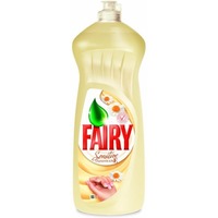 Pyn do naczy FAIRY Sensitive Rumianek 900 ml 0090807